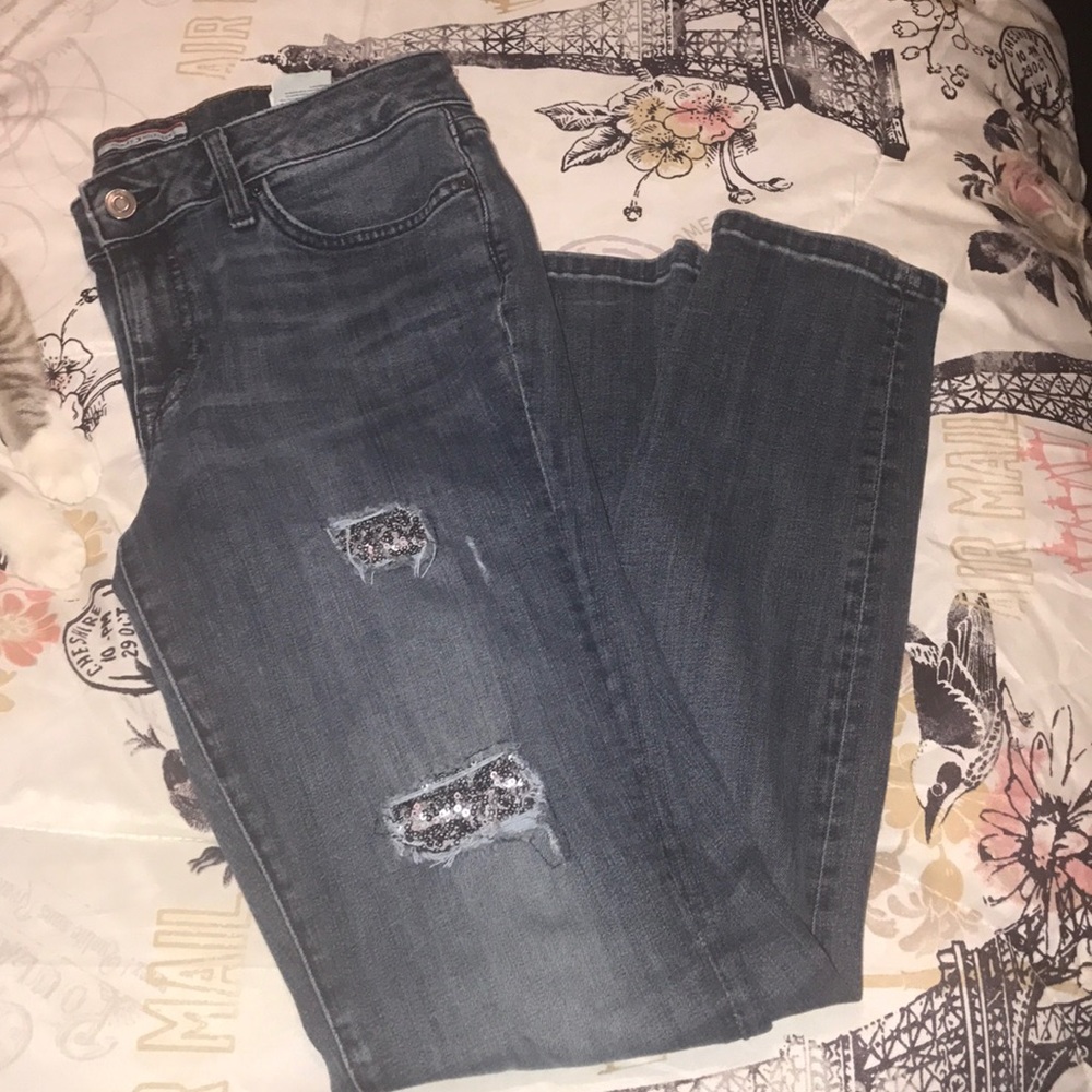 GUC Tommy Hilfiger distressed skinny ankle jeans